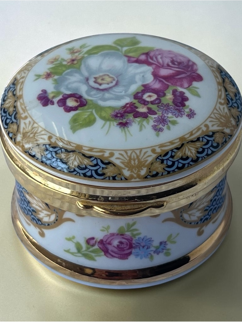 Millennium 2000 Years Porcelain Hinged Trinket Box Clock Floral Roses Quartz